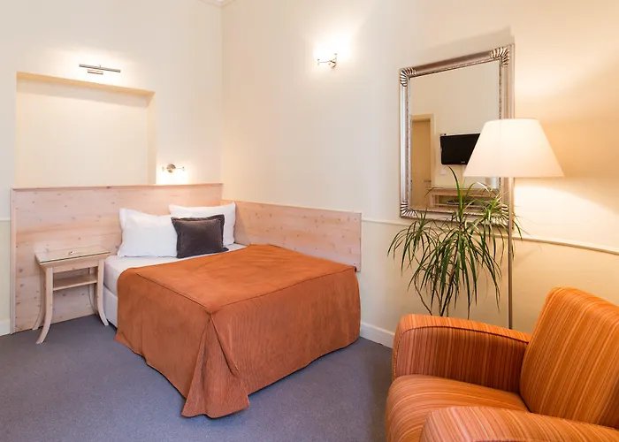 Unitas Hotel 4*