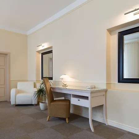 Hotel Unitas 4*