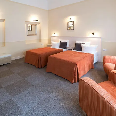 Hotel Unitas 4*