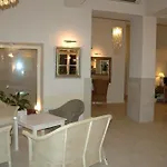 Unitas Hotel 4*