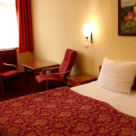 Unitas Hotel 4*