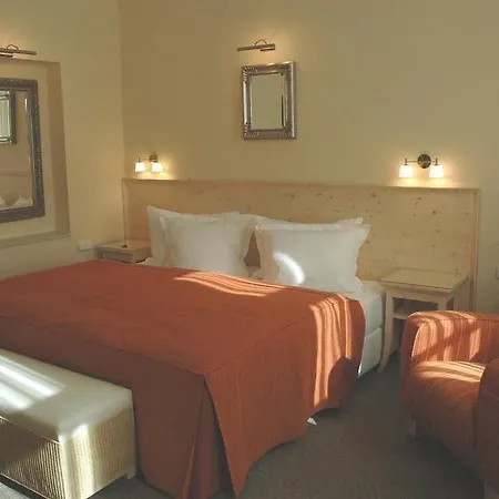 Hotel Unitas 4*